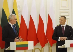 Lietuvas prezidents: "Eiropai ir jāuzņemas lielāka atbildība par savu aizsardzību"