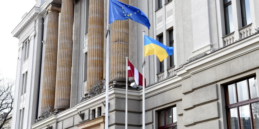 МИД Латвии своих примет послов из 45 стран.