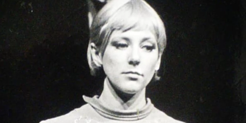 Anda Zaice (Saša) Ādolfa Šapiro 1975. gada uzvedumā "Ivanovs" Jaunatnes teātrī.