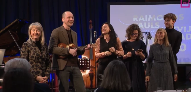 Latvijas sabiedriskā medija darbinieki izpildīja Maestro īpaši sagatavotu priekšnesumu.