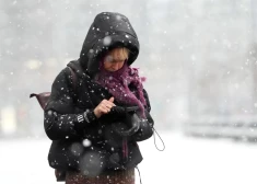 В Латвию возвращается суровая зима - впереди гололед, метель и экстремальные морозы