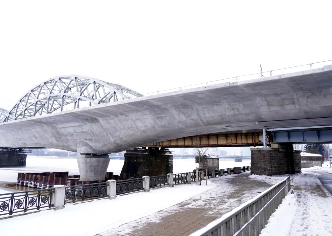 Нужно еще полмиллиона, чтобы не развалился: во сколько обойдется консервация моста "в никуда"