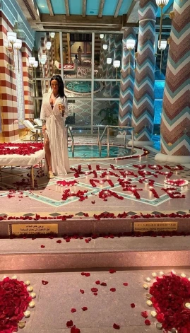 Romantisko bildinājumu Keitija saņēmusi Dubaijā.