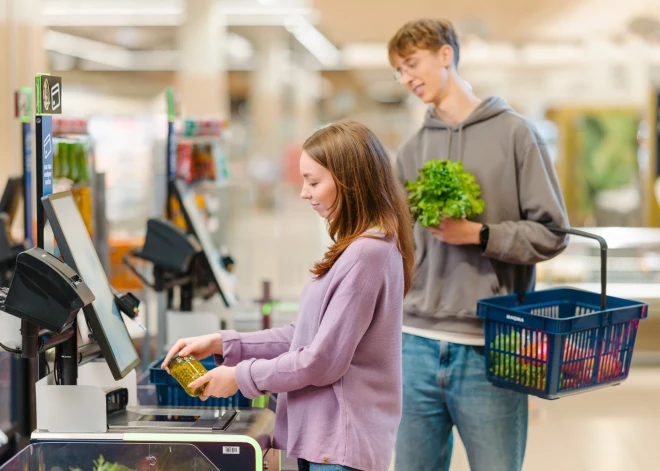 Aptauja atklāj pircēju ikdienas izaicinājumus – cenu medības sāk nogurdināt