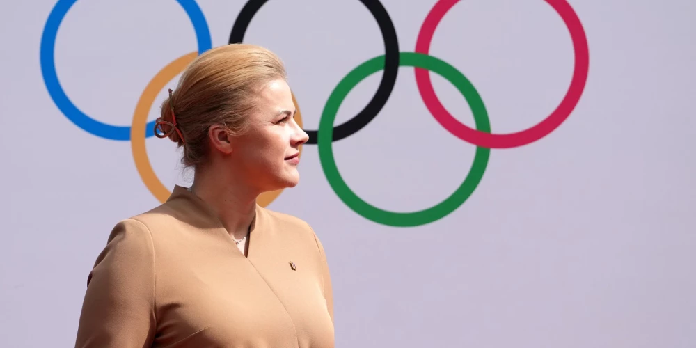 Ar Siliņu uz Itāliju dosies arī trīs viņas biroja pārstāves - tā vadītāja Ieva Zīberga, konsultante protokola jautājumos Skaidrīte Zarāne, kā arī konsultante digitālās komunikācijas jautājumos Paula Muizinika.