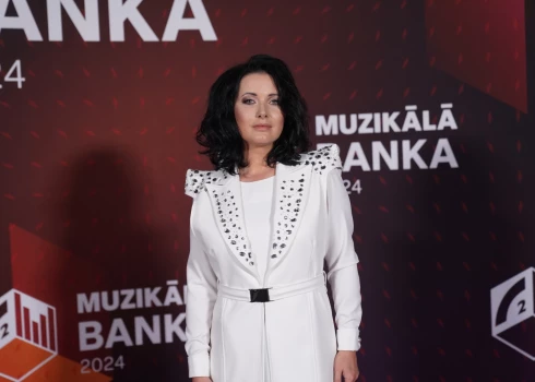 Dziedātāja, Latvijas Radio 2 ētera balss Antra Stafecka