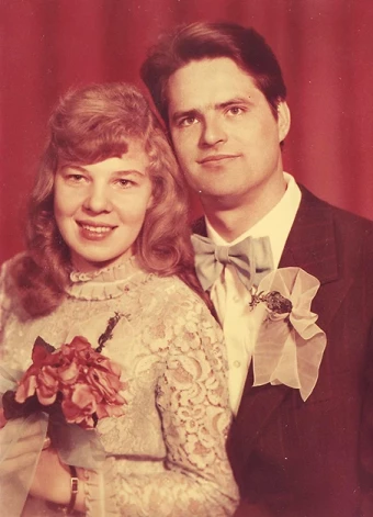 Ojārs Sausiņš ar dzīvesbiedri - kāzu foto.