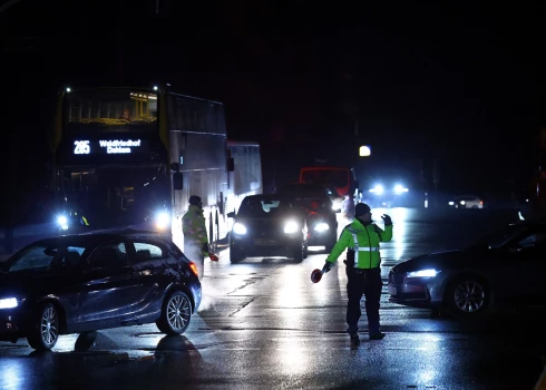Kreiso ekstrēmistu grupējums, kas sevi dēvē par "Vulkangruppe", uzņēmās atbildību par uzbrukumu, kas stindzinošā salā bez elektrības atstāja desmitiem tūkstošus cilvēku un paralizēja Berlīnes normālu darbību