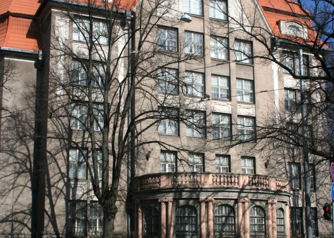 В Латвийском госархиве нынче не теплее 16 градусов: система отопления и обогреватели не справляются