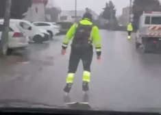 Apledojums izraisa haosu Lietuvā un Polijā: cilvēki slido pa ielām, automašīnas ieslīd grāvjos