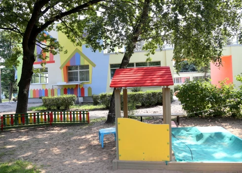 Рижская дума рассматривает возможность закрытия десятков детских садов.