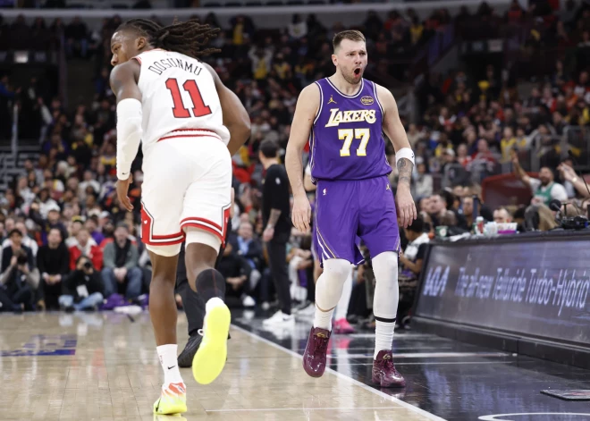 Luka Dončičs pievienojas Kobem Braientam vienā spēlē gūtajos statistikas rādītājos