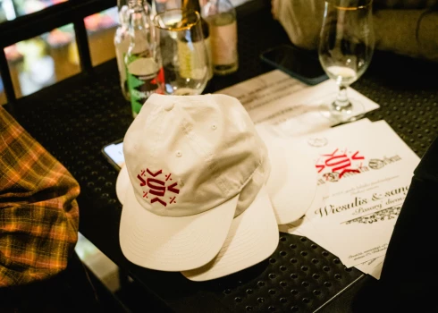 “5% ordenis” ir ikgadēja apbalvošanas ceremonija, kas radusies Latvijas lielākajā hiphopa fanu kopienā “5% AKADĒMIJA”. 