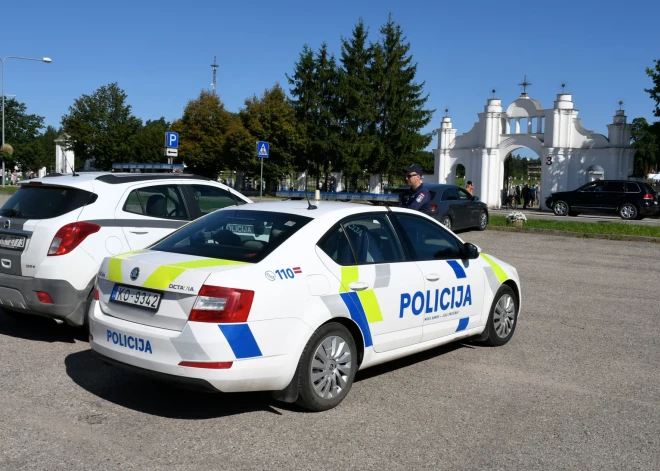 Парадокс Госполиции Латвии: зарплаты выросли на 78%, но работать некому