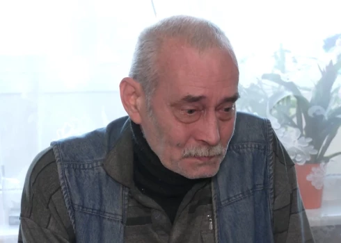 «Я хочу жить в Латвии. Я всю жизнь прожил в Латвии», — со слезами на глазах говорит Андрей, признаваясь, что сожалеет о решении, принятом в 2014 году.