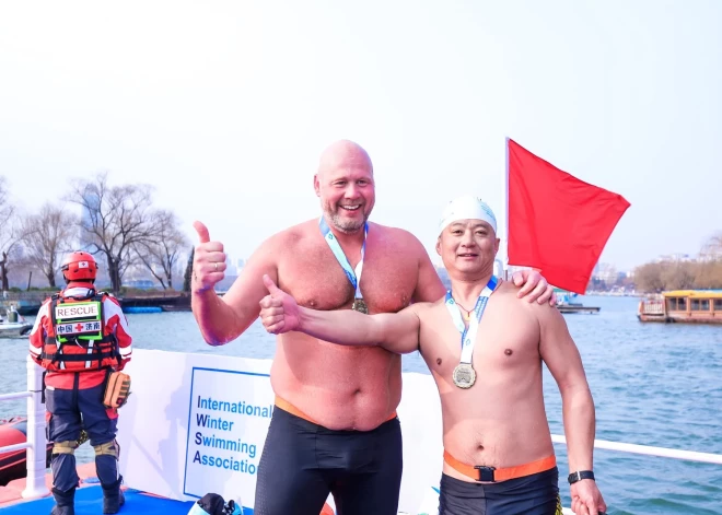 “Mārupes aukstumpeldētāju” pārstāvji ir atgriezušies no Ķīnas, kur 17.-18. janvārī piedalījās vērienīgajā "2026. gada Starptautiskajā ziemas peldēšanas pasaules izaicinājuma kausā (Dzjinanas posmā)" un 13. Dzjinanas ziemas peldēšanas starptautiskajā atklātajā čempionātā. (13th Winter Springs-swimming international Invitational and IWSA World Cup).