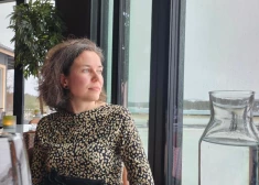 Latviešu lesbiete Anna Galviņa kļuvusi par Zviedrijas Baznīcas mācītāju. Viņas ticības ceļš un iziešana no “skapja”