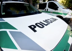 Pašvaldības policija steigusi aizturēt šoferi, kurš devies uz lielveikalu vairāk nekā trīs promiļu reibumā