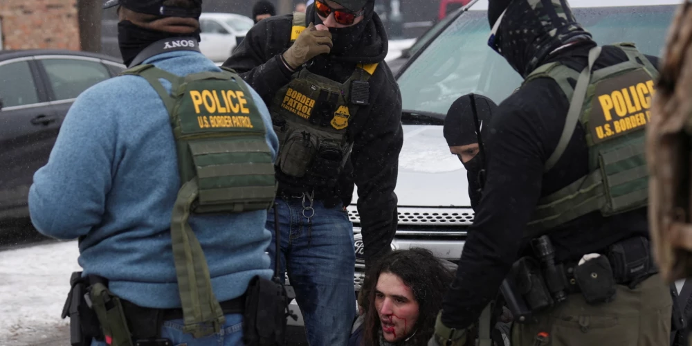 Действия агентов ICE в ряде городов США вызвали массовые протесты.