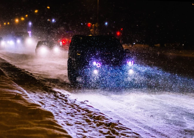 Вышли из машины на дорогу и были сбиты: полиция предупреждает о росте ДТП на обочинах в темное время суток