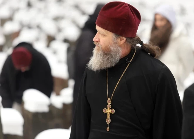 Biķernieku memoriālā Rīgā piemin holokausta upurus.