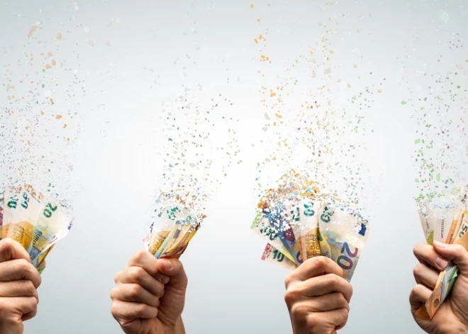 Зарплата испаряется к середине месяца? 5 привычек, которые спасут ваш кошелек