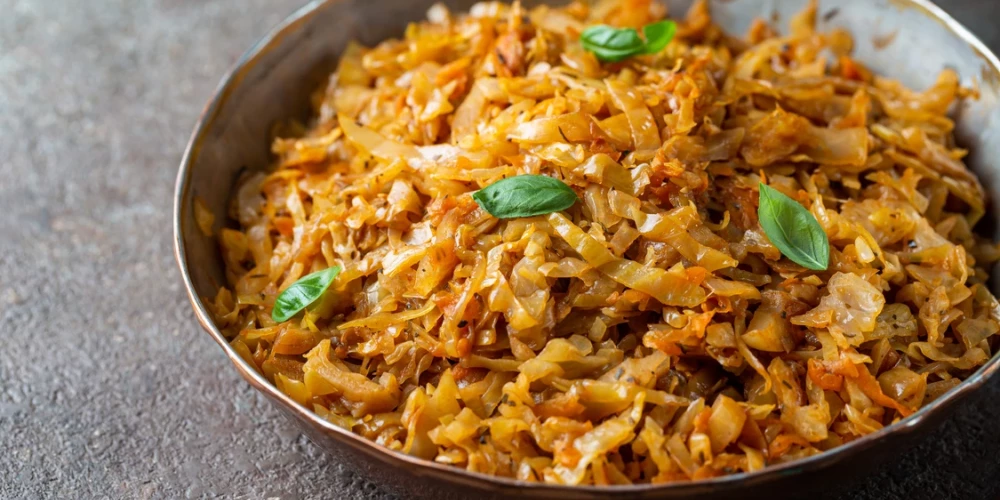 Sautēti kāposti ar putraimiem