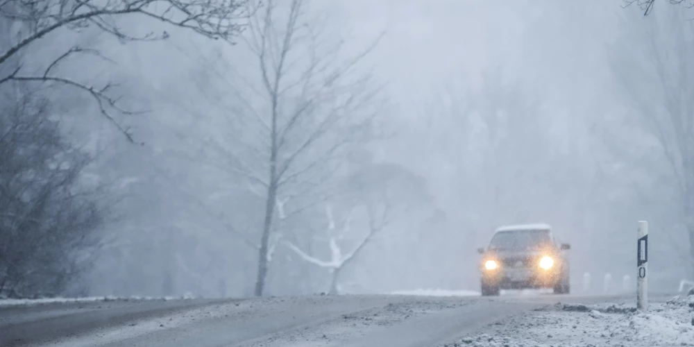 Trešdienas rītā aicinām plānot papildu laiku ceļā.