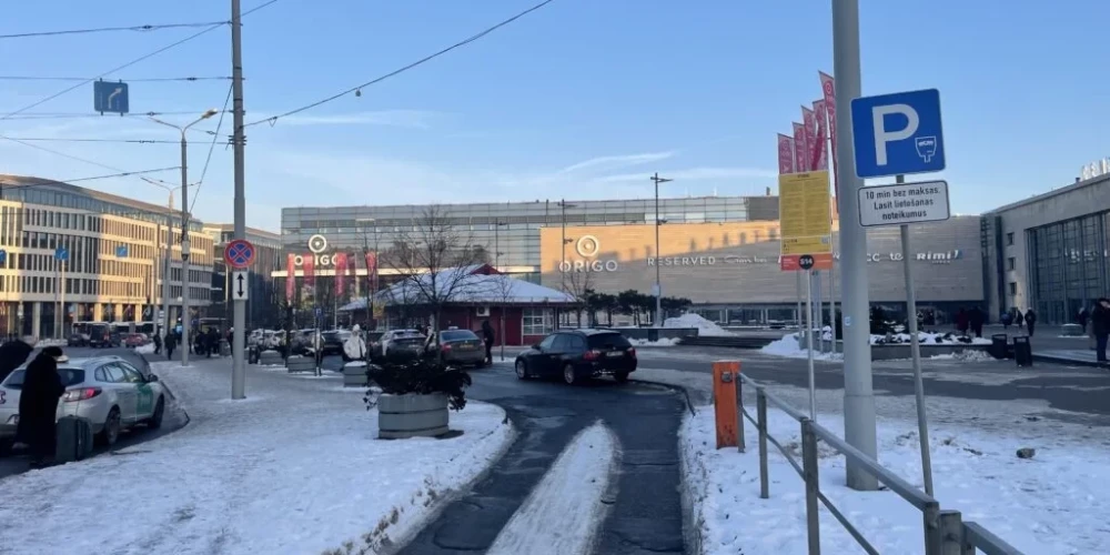 На привокзальной площади открылась общедоступная краткосрочная парковка.