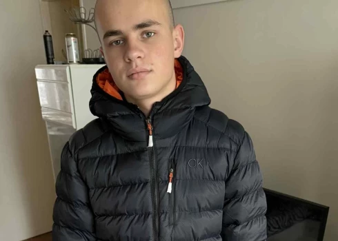 Policija Jēkabpilī meklē bezvēsts pazudušo 2009. gadā dzimušo Emīlu Broku.