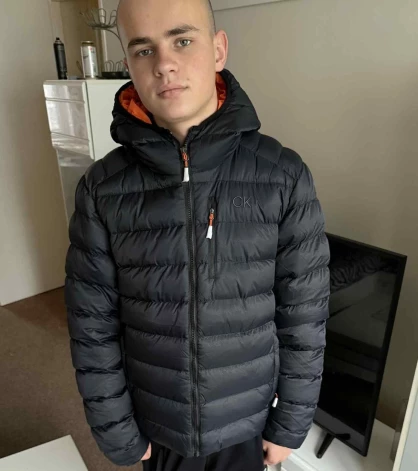 Policija Jēkabpilī meklē bezvēsts pazudušo 2009. gadā dzimušo Emīlu Broku.