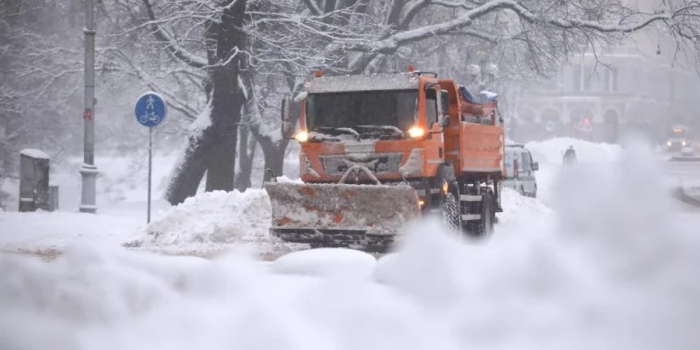  Sniega segas biezums daudzviet pieaudzis par 9-10 centimetriem.