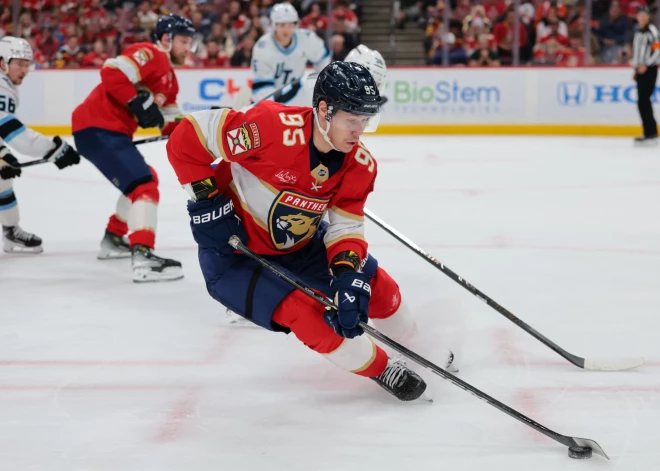 Vilmanis gūst savus pirmos vārtus NHL; "Panthers" zaudē "Mammoth" hokejistiem. VIDEO