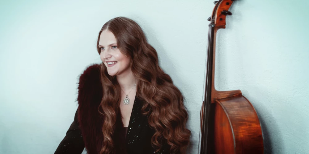 По словам виолончелистки Эрны Даугавиете, со своим инструментом она проводит времени больше, чем с близкими.