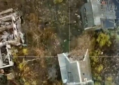 "Lai kur ienaidnieks slēptos, tas viņus neglābs!" Ukraiņi ar droniem iznīcina artilēriju un okupantus tieši to slēptuvēs