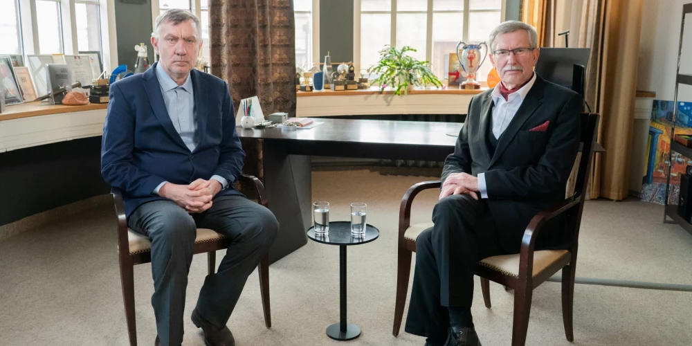 Andrejs Panteļējevs un Indulis Emsis.