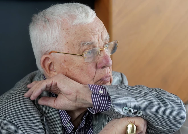 Имя Паулса убрали, вопросы остались: организаторы скандального концерта хотят мира с Маэстро