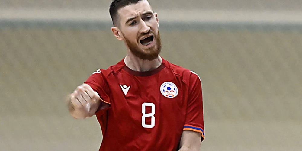 Deniss Ņevedrovs rupji lamā ukraiņus.