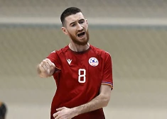 Par rupjībām pret ukraiņiem UEFA maigi soda Armēnijā naturalizēto krievu telpu futbolistu