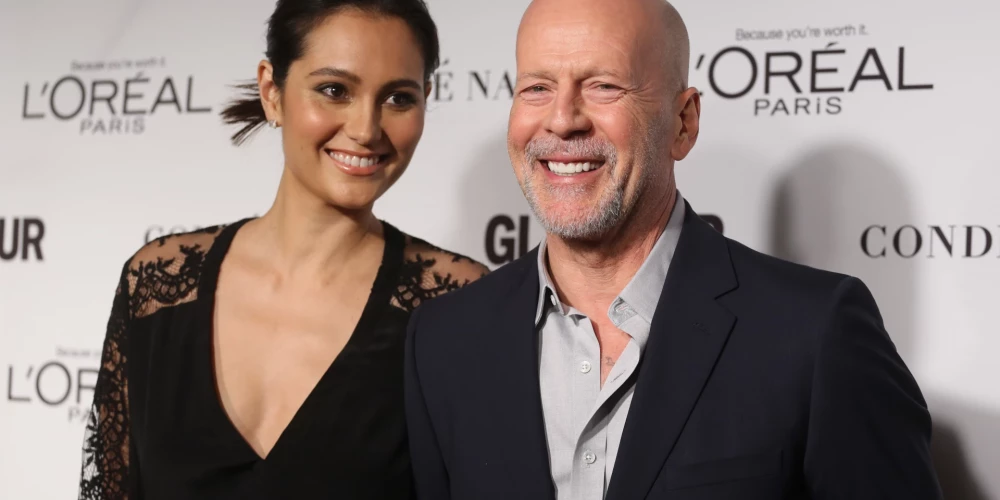 Brūsa Vilisa sieva atklāj, kā ģimene pielāgojas aktiera slimībai.