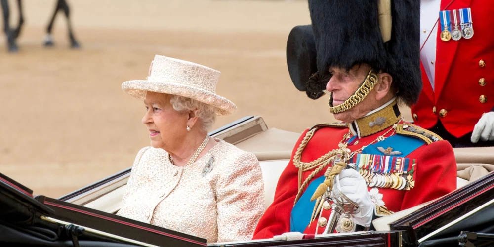 Ne ideāla, bet īsta: grāmata atklāj karaliskās laulības aizkulises. 