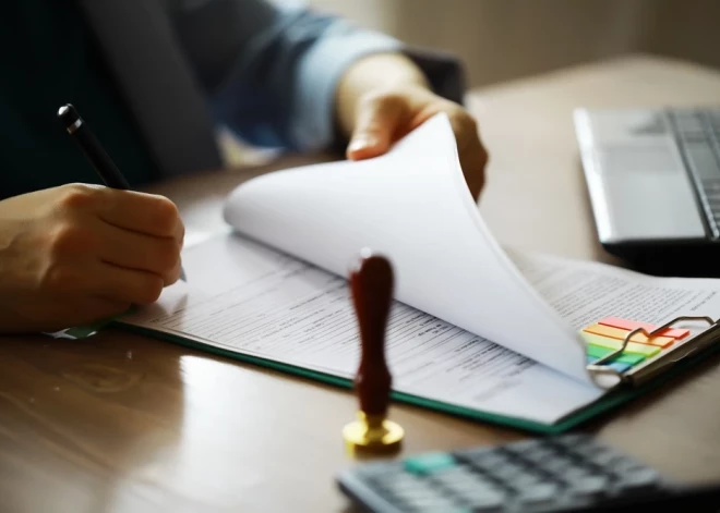 Латвийских чиновников заставят быстрее реагировать на заявления жителей