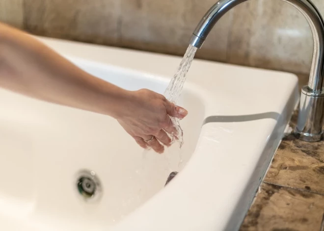 Рижанам временно не будут начислять штрафные проценты за просрочку платежей за воду