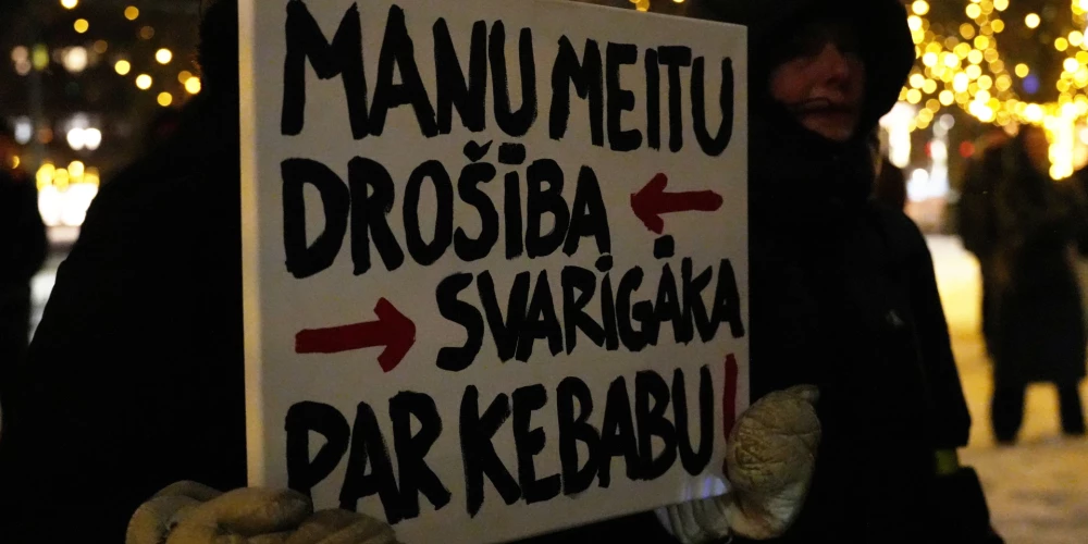 Nacionālās apvienības (NA) jaunatnes organizācijas "Jaunieši Latvijai" rīkotais pikets "Nē migrantu kvotām" pie Ministru kabineta