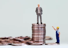 В Латвии не хотят досрочно выплачивать накопления со 2-го пенсионного уровня, хотя некоторым эти деньги жизненно необходимы