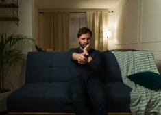 No ievārījuma burciņām līdz silikona krūtīm – ko latviešu vīrieši grib atņemt sievām pēc šķiršanās?