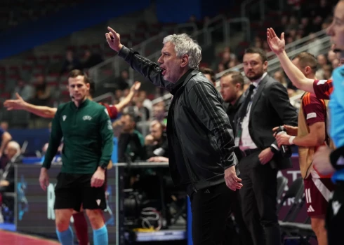 Latvijas galvenais treneris Masimiljāno Bellarte UEFA Eiropas čempionāta spēlē telpu futbolā, kurā tiekas Latvijas un Horvātijas valstsvienības arēnā "Xiaomi Rīga".