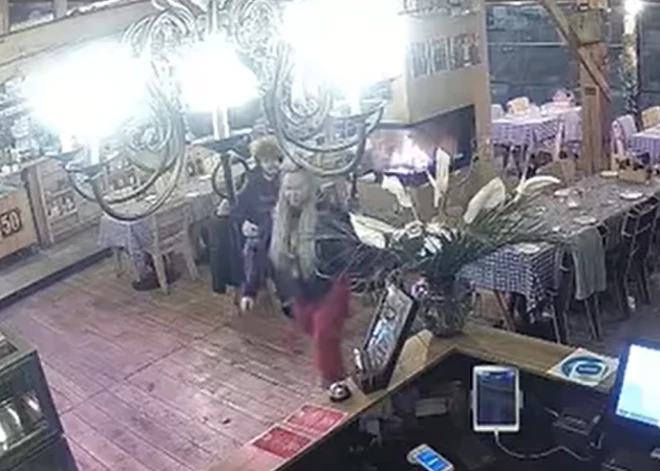 Rīgas restorāns meklē pārīti, kas aizgāja nesamaksājis