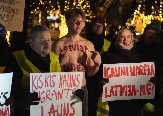 Пикет против мигрантских квот у здания Кабинета министров.