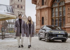 FOTO: Latvijas sportisti Olimpiskajās spēlēs startēs itāļu dizaina tērpos ar latvisku noskaņu